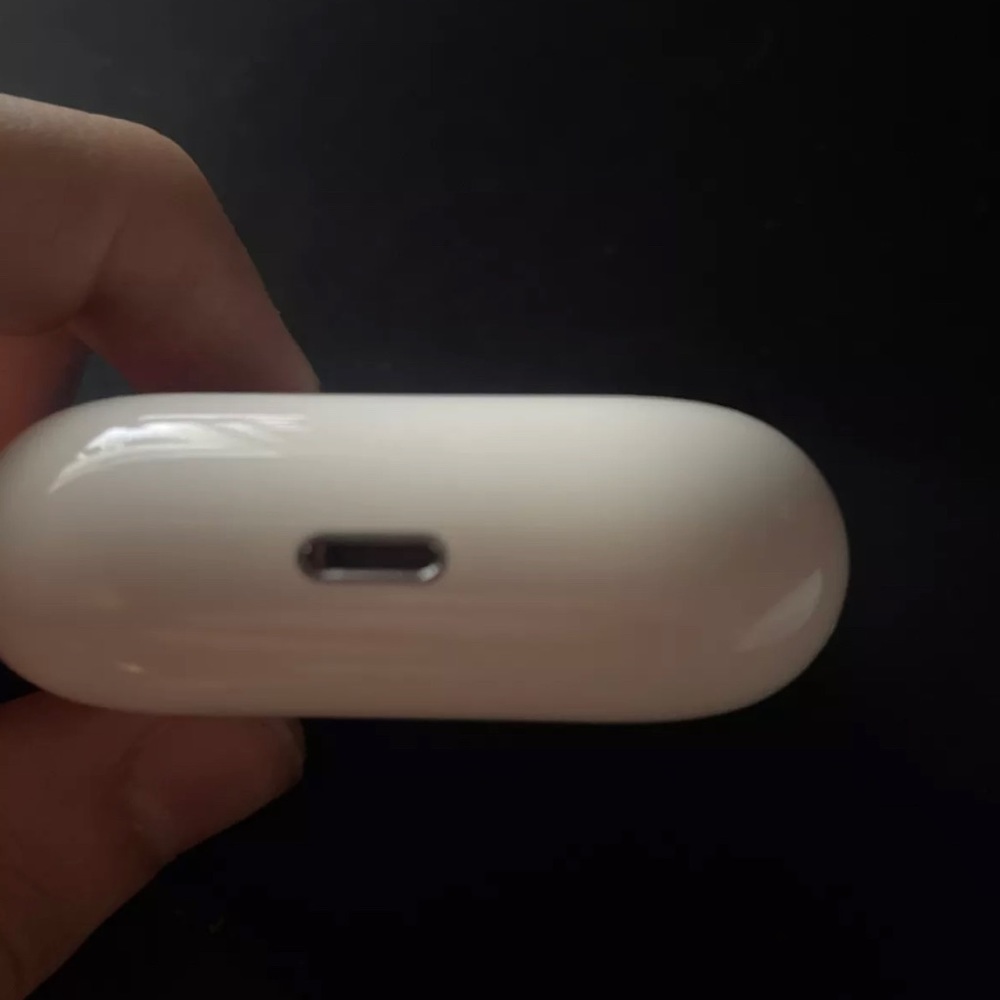 Apple AirPods pro charging case (replacement)